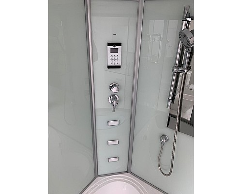 Душевой бокс Frank F651 угловой с баней 130x130 см Душевой бокс Frank F651 угловой с баней 130x130 см