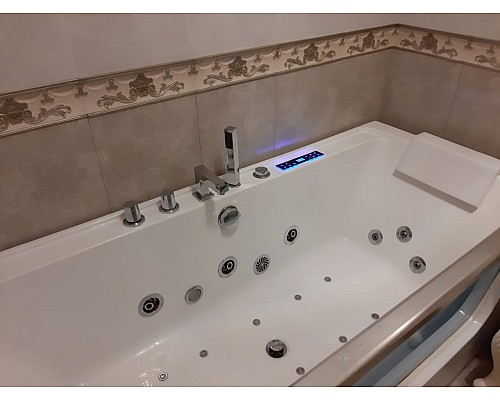 Ванна Frank F102 пристенная Размер 170x80x60см Ванна Frank F102 пристенная Размер 170x80x60см