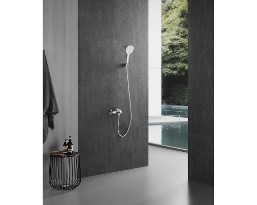 Настенный смеситель для ванны и душа Arrow AG3605 с выдвижной планкой хром