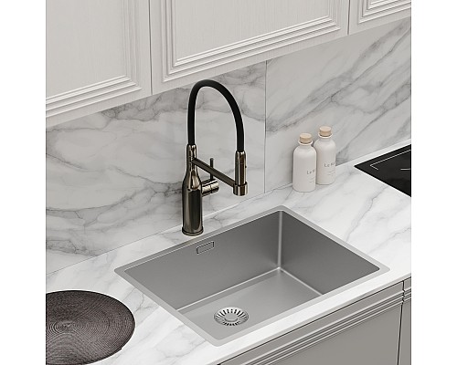 Смеситель для кухни SANCOS Pride SC4011GG с гибким изливом, вороненая сталь Смеситель для кухни SANCOS Pride SC4011GG с гибким изливом, вороненая сталь