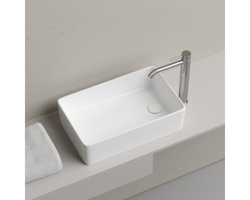 Раковина накладная Ceramicanova Элемент (Element) со смещенным сливом, 485x304x135 белый