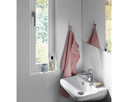 Смеситель для раковины Hansgrohe Novus Loop 71080000