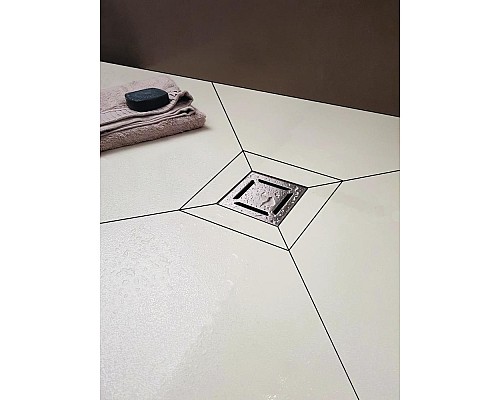 Трап BERGES PLATZ Norma 150х150 хром глянец боковой