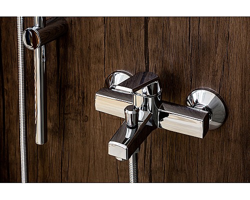 Смеситель для ванны Orange OneLife P02-100cr Хром