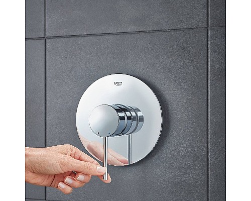 Смеситель для душа Grohe Essence 24057001 Хром