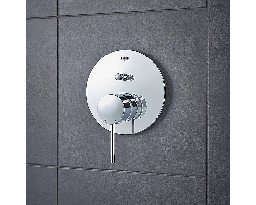 Смеситель для душа Grohe Essence New 24058001 Хром