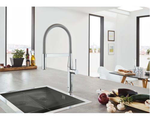Гибкий шланг Grohe с пружиной для смесителя на мойку