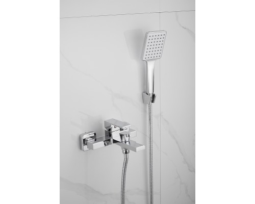 Смеситель для ванны Belz B613 B60613 Хром