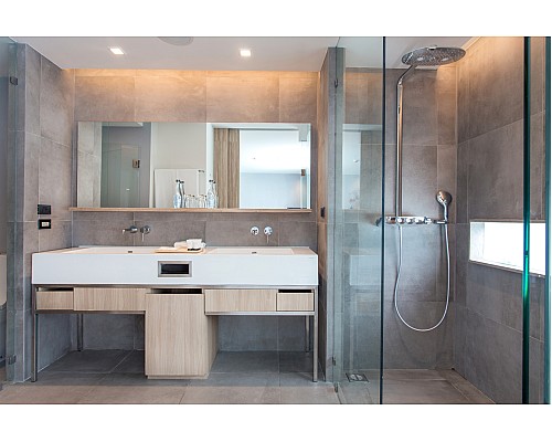 Смеситель Grohe для раковины Grohe настенный, на два отверстия 19408001