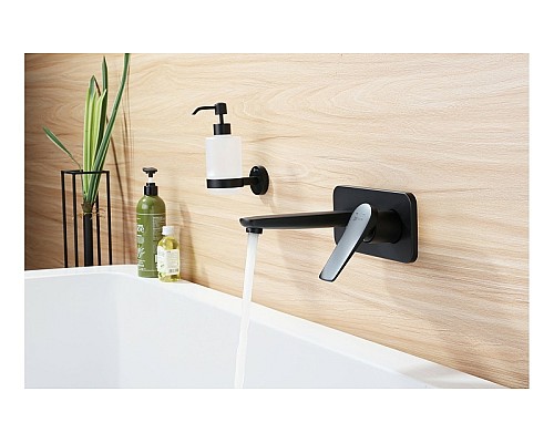 Смеситель для раковины Lemark Bronx LM3726BL Черный