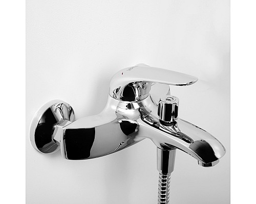 Смеситель для ванны WasserKRAFT 2801 с коротким изливом