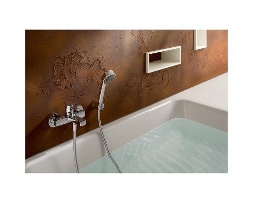 Однорычажный смеситель для ванны и душа Kludi Zenta 386700575