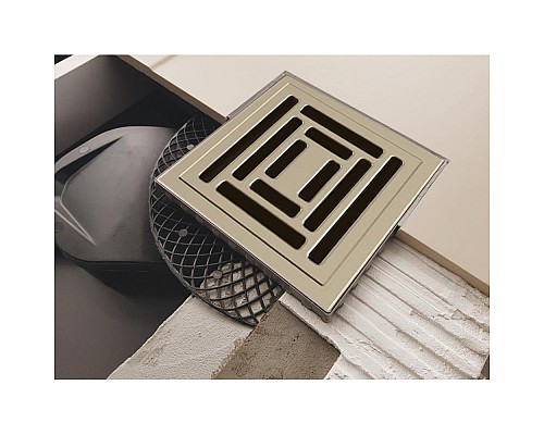 Трап BERGES PLATZ Uno 100х100 матовый хром боковой