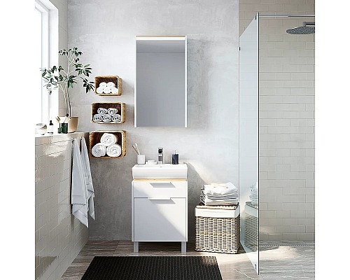 Зеркальный шкаф STWORKI Дублин 50 1A227002DN010 с подсветкой Белый Светлое дерево