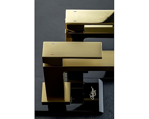 Смеситель для раковины Boheme Qubic 471-MG Золото матовое