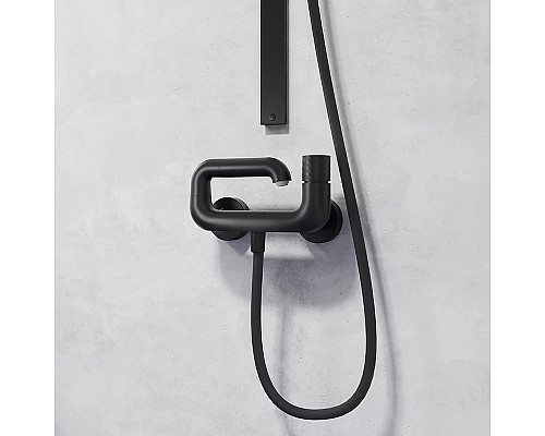 Смеситель для ванны Iddis Twist TWIBLBTi02WA Черный матовый