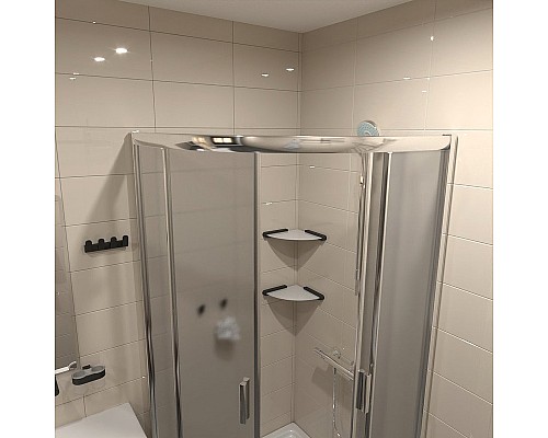 Стеклянная полка Altasan Лотос ЛТ71ЧМ угловая Черная матовая