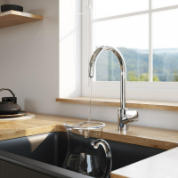 Комплект для кухни: смеситель для кухни с каналом для питьевой воды, фильтр.