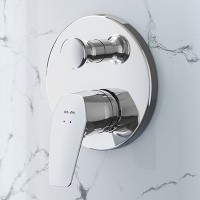 Смеситель для ванны и душа, монтируемый в стену