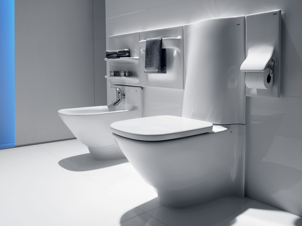 Современные унитазы 2026 года в интерьере ванной комнаты
